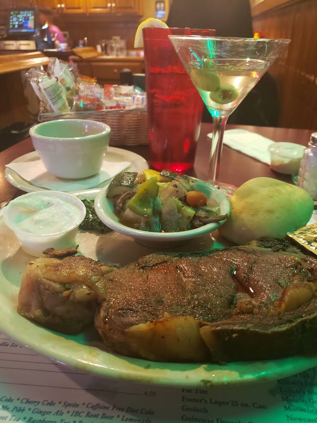 The Friendly Tavern | restaurant | 290 S Main St, Zionsville, IN 46077, USA | 3178735772 OR +1 317-873-5772