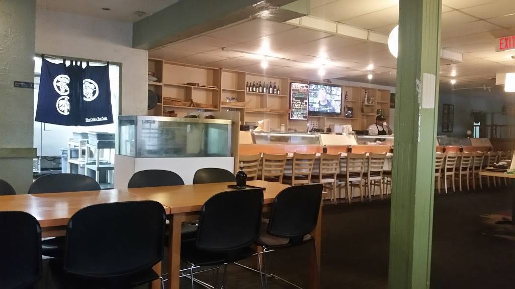 Young Sushi | restaurant | 4062 Bonita Rd, Bonita, CA 91902, USA | 6194704700 OR +1 619-470-4700