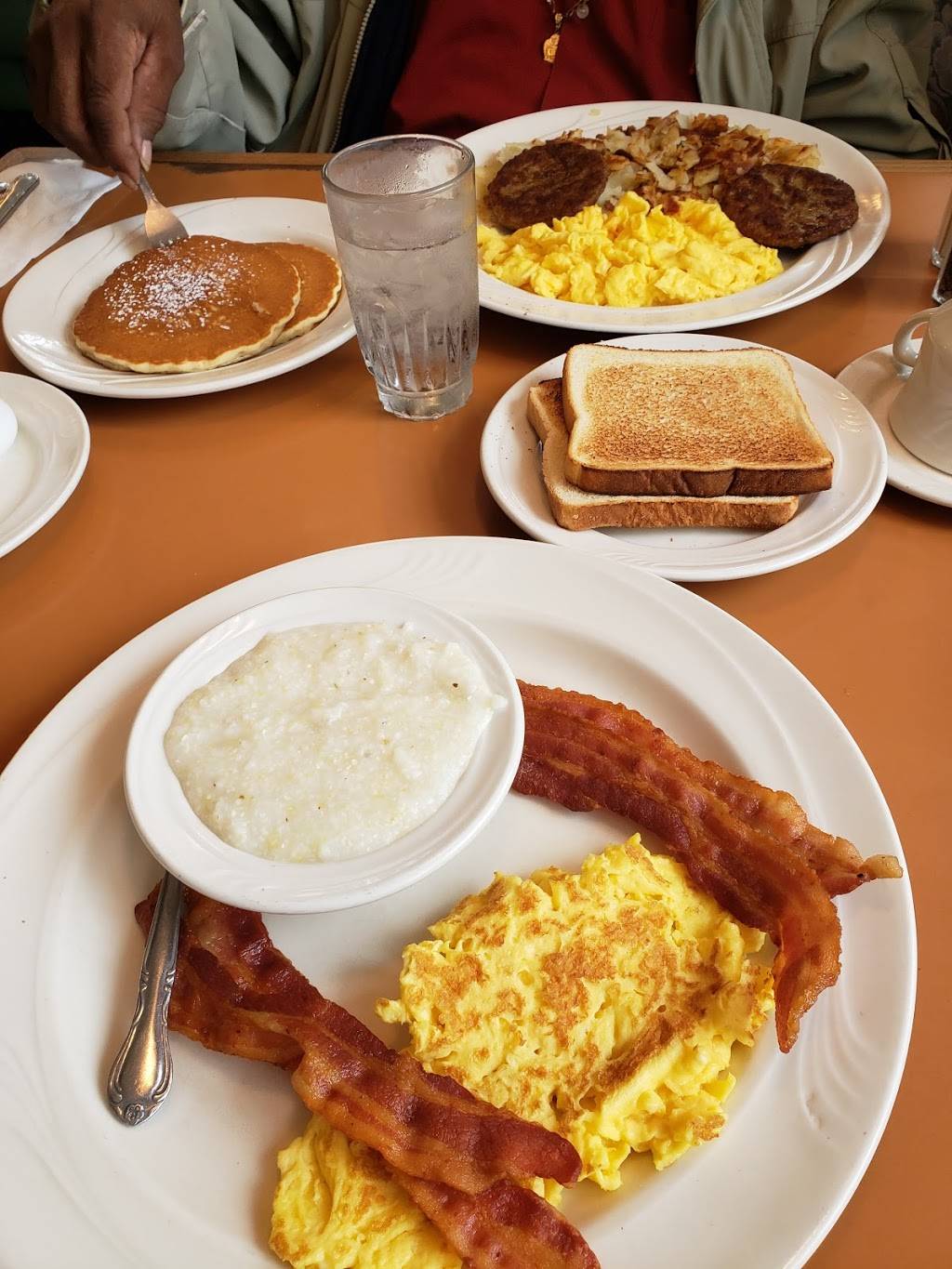 Golden Griddle Pancake House | restaurant | 3030 95th St, Evergreen Park, IL 60805, USA | 7086365656 OR +1 708-636-5656
