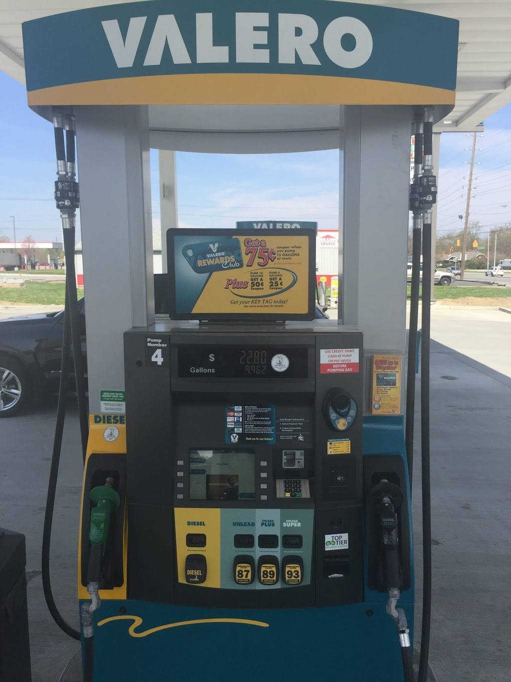 RJs MiniMart Valero / Hunt Brothers Pizza | cafe | 6011 Southeastern Ave, Indianapolis, IN 46203, USA | 3177466678 OR +1 317-746-6678