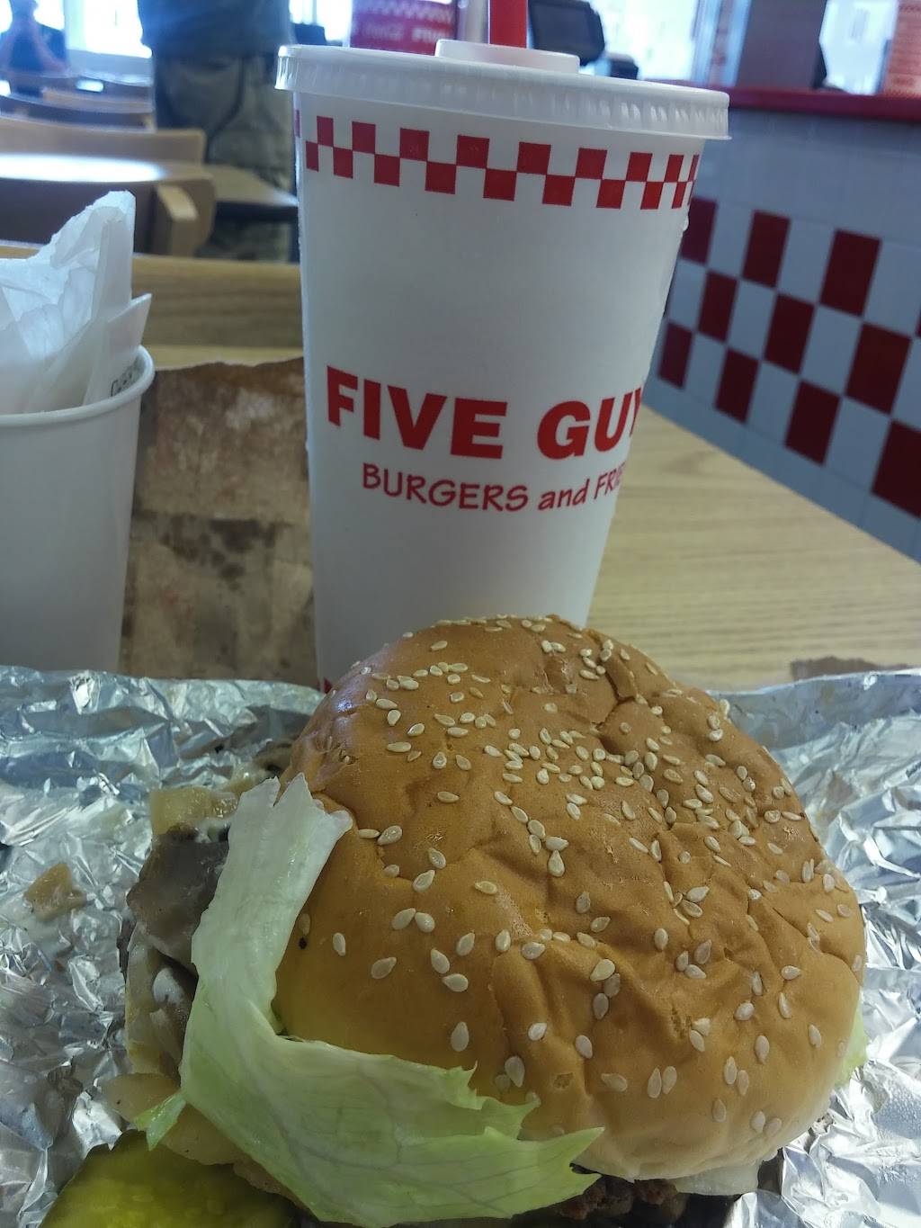 Five Guys | meal takeaway | 2743 Edmondson Rd, Cincinnati, OH 45209, USA | 5133515274 OR +1 513-351-5274