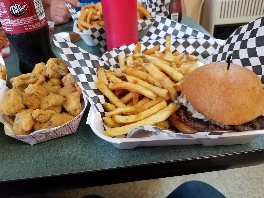 Fonzos Pizza,Seafood&More | meal takeaway | 99 Main St, Madison, ME 04950, USA | 2076965142 OR +1 207-696-5142