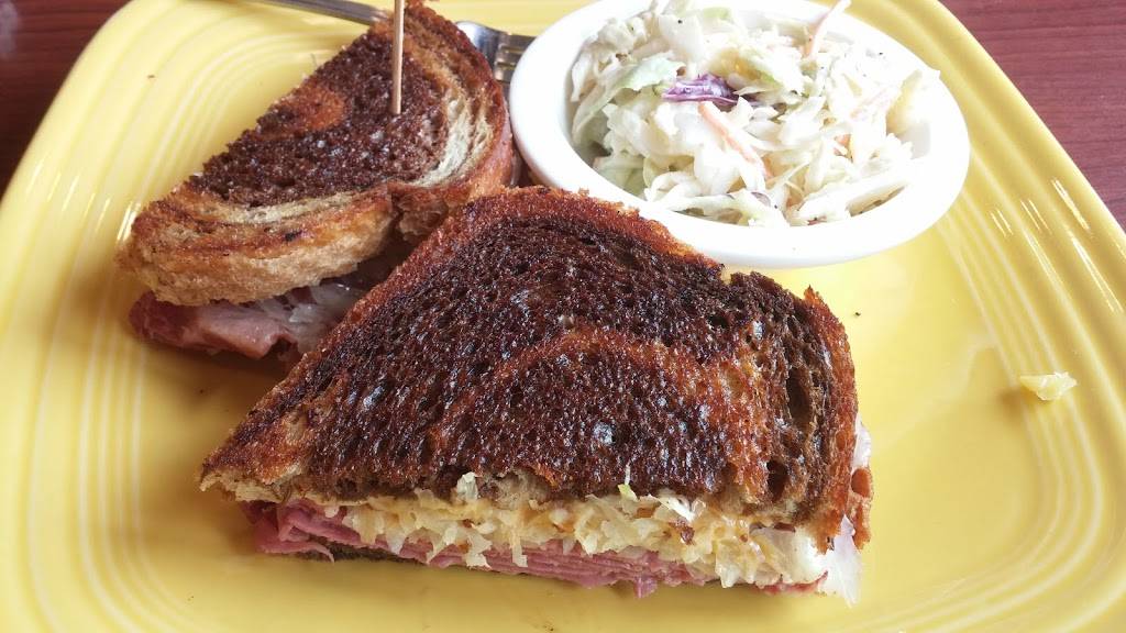 Ts Restaurant | restaurant | 5600 Post Rd, East Greenwich, RI 02818, USA | 4013987877 OR +1 401-398-7877