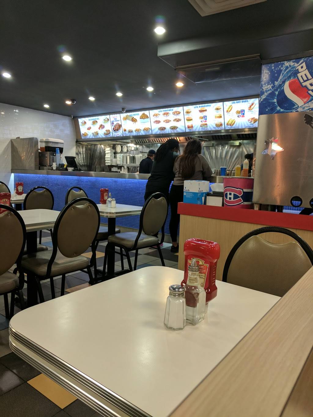 Restaurant La Belle Province | restaurant | 8660 Rue Sherbrooke E, Montréal, QC H1L 1B7, Canada | 5143531111 OR +1 514-353-1111