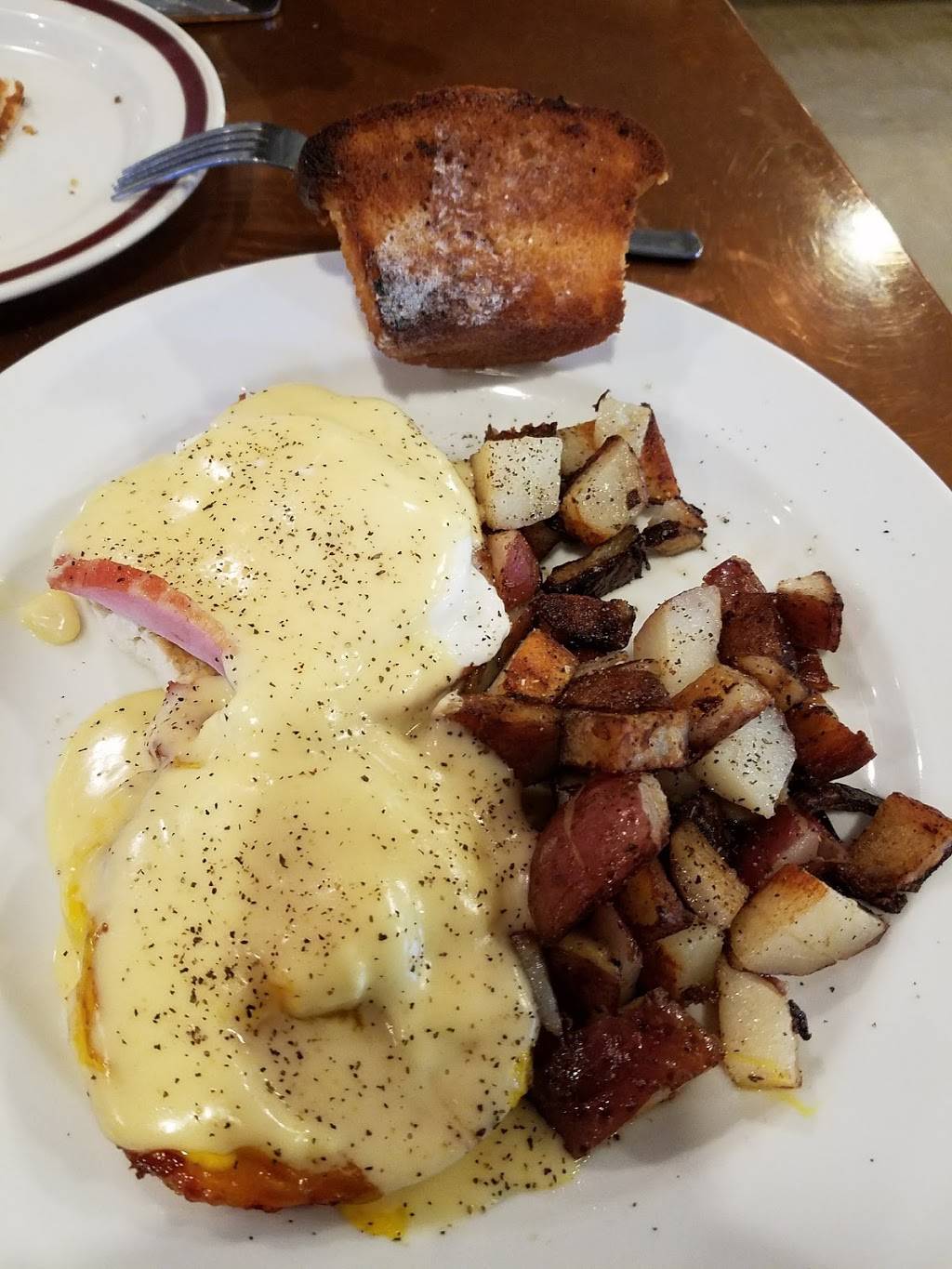 Apple Barn Cafe | restaurant | 52 Palmer Rd, Brimfield, MA 01010, USA | 4132454575 OR +1 413-245-4575