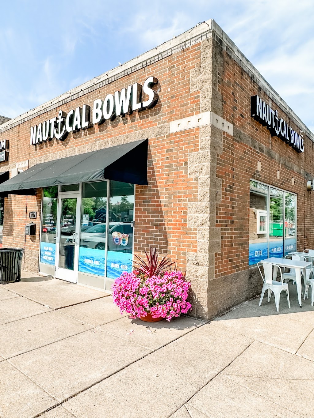 Nautical Bowls | restaurant | 4717 Hwy 61 N, White Bear Lake, MN 55110, USA | 6513633963 OR +1 651-363-3963