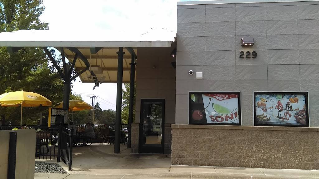 Sonic Drive-In | restaurant | 229 Carson St NW, Elk River, MN 55330, USA | 7634048284 OR +1 763-404-8284