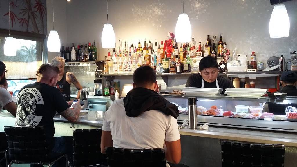 Village Grille | restaurant | 4404 El Mar Dr, Lauderdale-By-The-Sea, FL 33308, USA | 9547765092 OR +1 954-776-5092