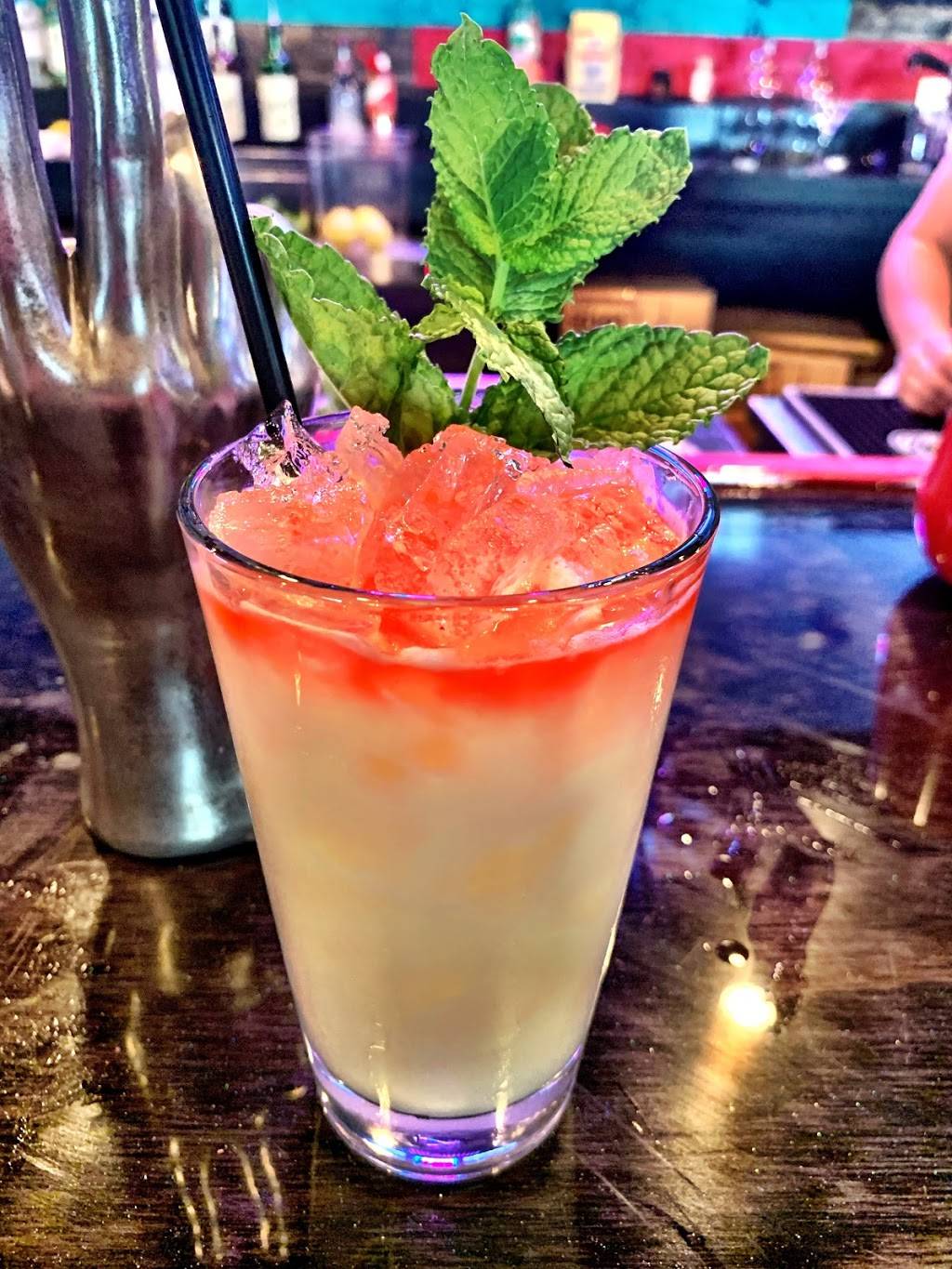 Deuces Bar | restaurant | 2110 W Northwest Hwy Suite A, Dallas, TX 75220, USA | 4694668218 OR +1 469-466-8218