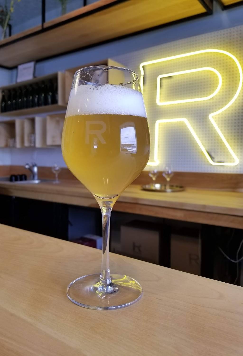 Robin Bière Naturelle | restaurant | 6547 Rue Foster, Waterloo, QC J0E 2N0, Canada | 4509121745 OR +1 450-912-1745