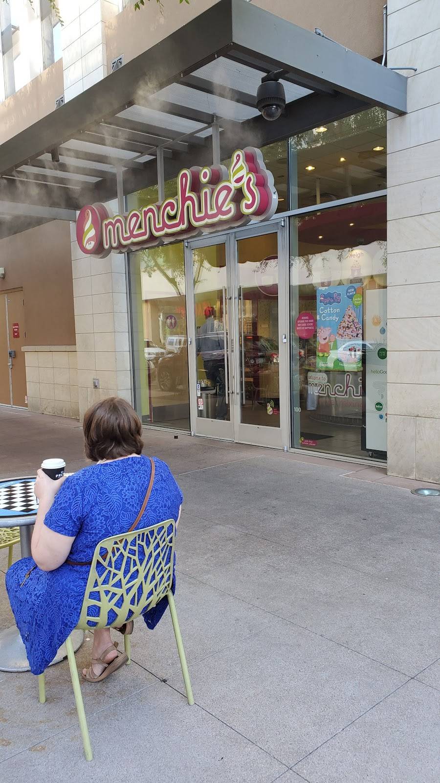 Menchies Frozen Yogurt | bakery | 15147 N Scottsdale Rd Ste H1-100, Scottsdale, AZ 85254, USA | 4802196880 OR +1 480-219-6880