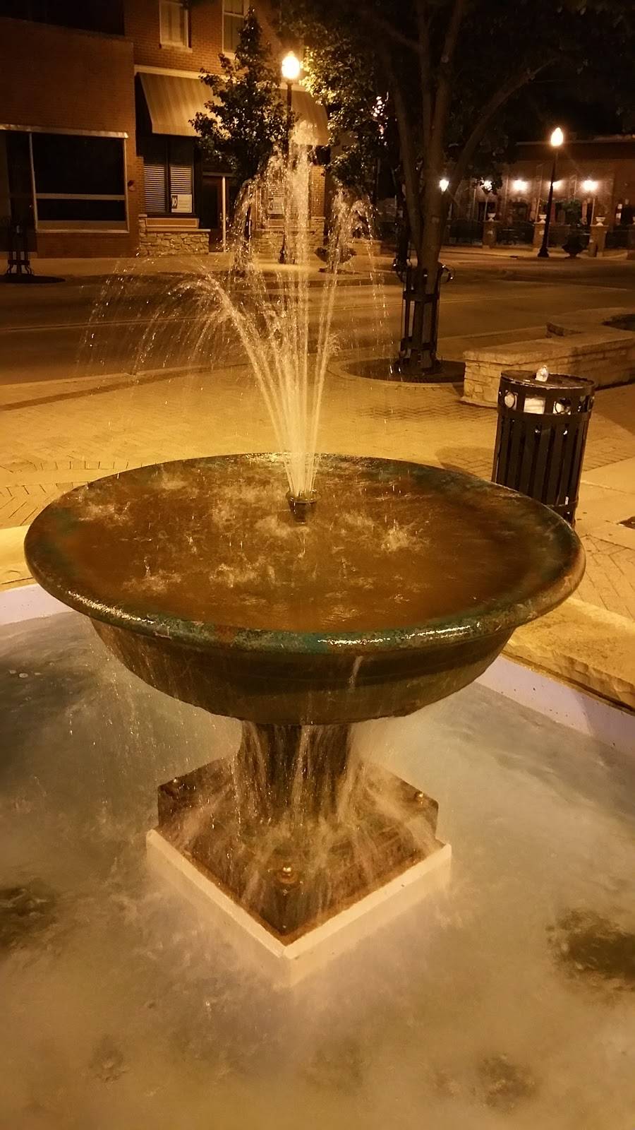 Midcity Cocktail & Supper Club | restaurant | 124 Main St, West Chicago, IL 60185, USA | 6304730245 OR +1 630-473-0245