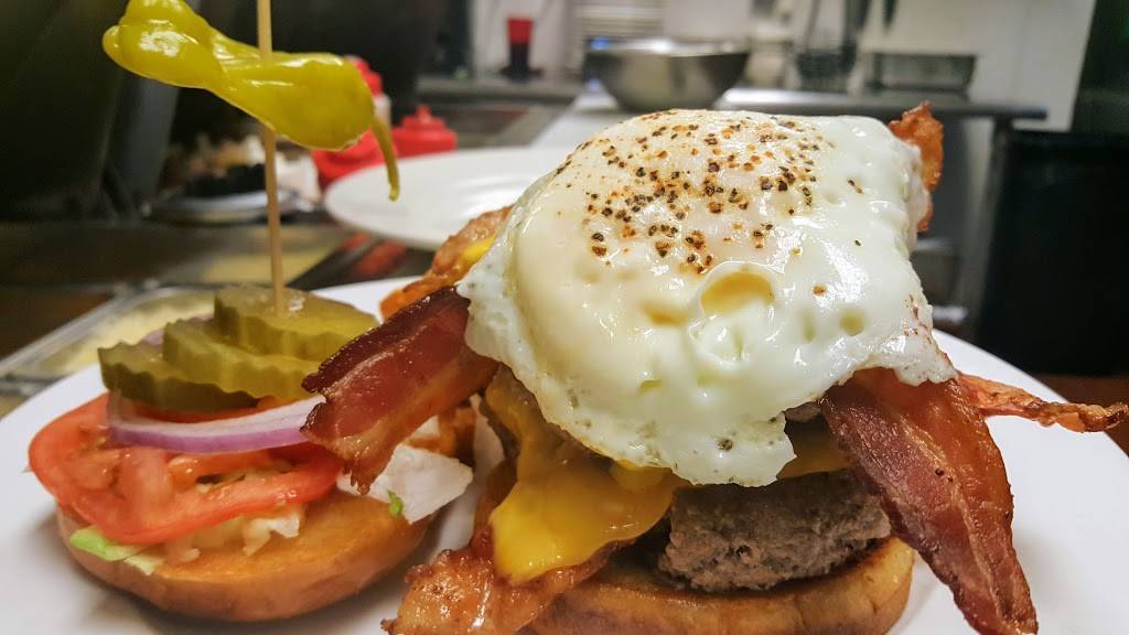 Crimson and Gold Tavern | restaurant | 2017 S University Blvd, Denver, CO 80210, USA | 7203795454 OR +1 720-379-5454