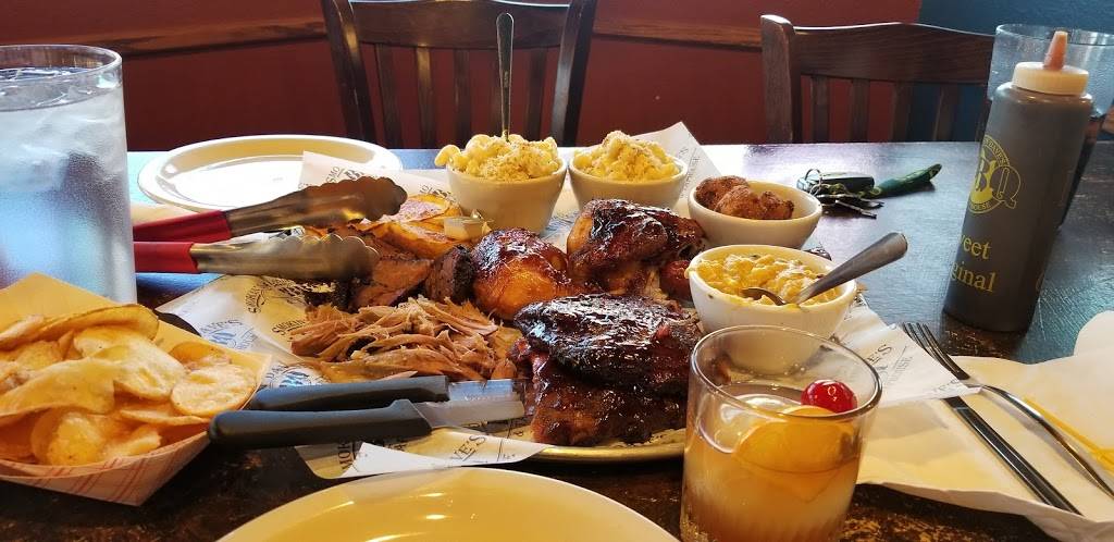 Smokin Daves BBQ & Brew | restaurant | 1940 Ken Pratt Blvd, Longmont, CO 80501, USA | 3039237427 OR +1 303-923-7427