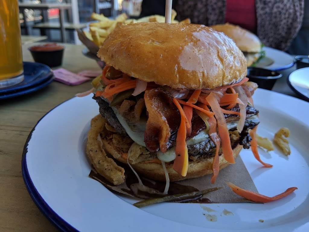 Haystack Burgers and Barley | restaurant | 100 S Central Expy #17, Richardson, TX 75080, USA | 9724799424 OR +1 972-479-9424