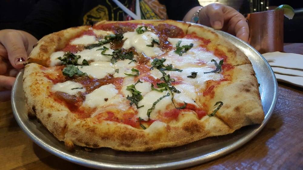 Fuller House | restaurant | 35 E 1st St, Hinsdale, IL 60521, USA | 6305685466 OR +1 630-568-5466