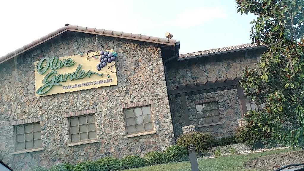 Olive Garden Italian Restaurant | meal takeaway | 5525 TN-153, Hixson, TN 37343, USA | 4238777704 OR +1 423-877-7704