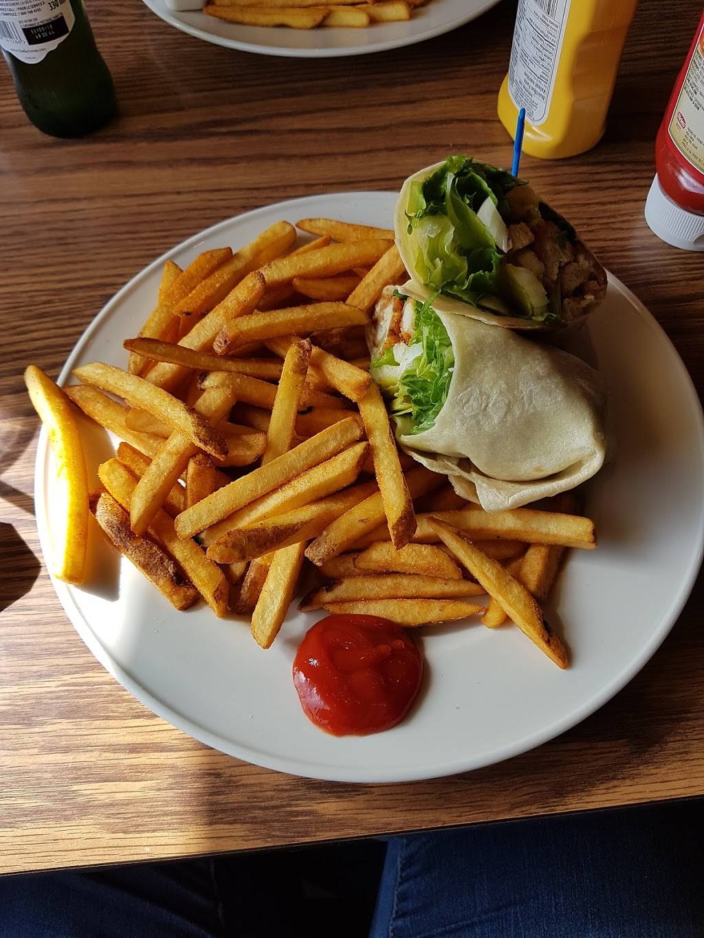 The Black Dog Cafe-Restaurant -Lounge | restaurant | 6065 Taunton Rd, Orono, ON L0B 1M0, Canada | 9059835070 OR +1 905-983-5070