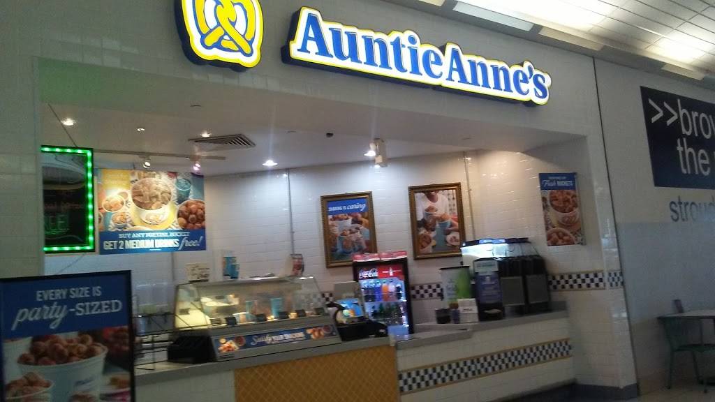 Auntie Annes Pretzels | bakery | Stroud Mall Spc 340, Stroudsburg, PA 18360, USA | 5706560567 OR +1 570-656-0567