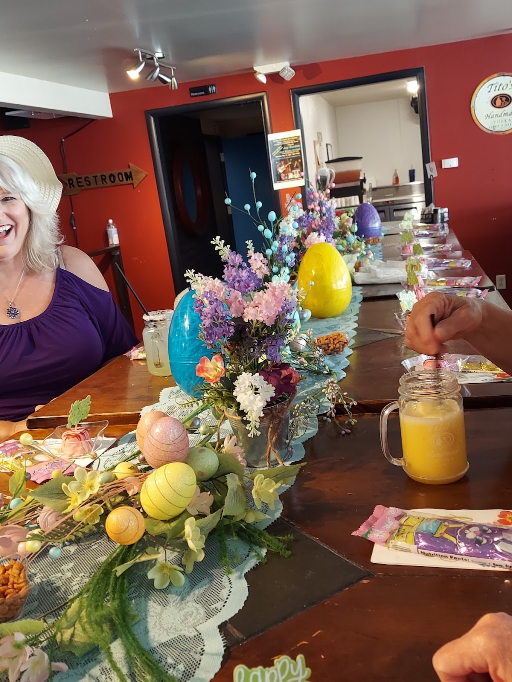 CoVeu Drinkery and Eatery | restaurant | 2247 Clearwater Dr, Bullhead City, AZ 86442, USA | 9282995012 OR +1 928-299-5012