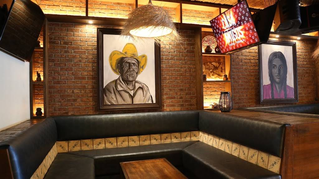 Casa Amigos | restaurant | 7320 E Indian Plaza, Scottsdale, AZ 85251, USA | 4803613440 OR +1 480-361-3440