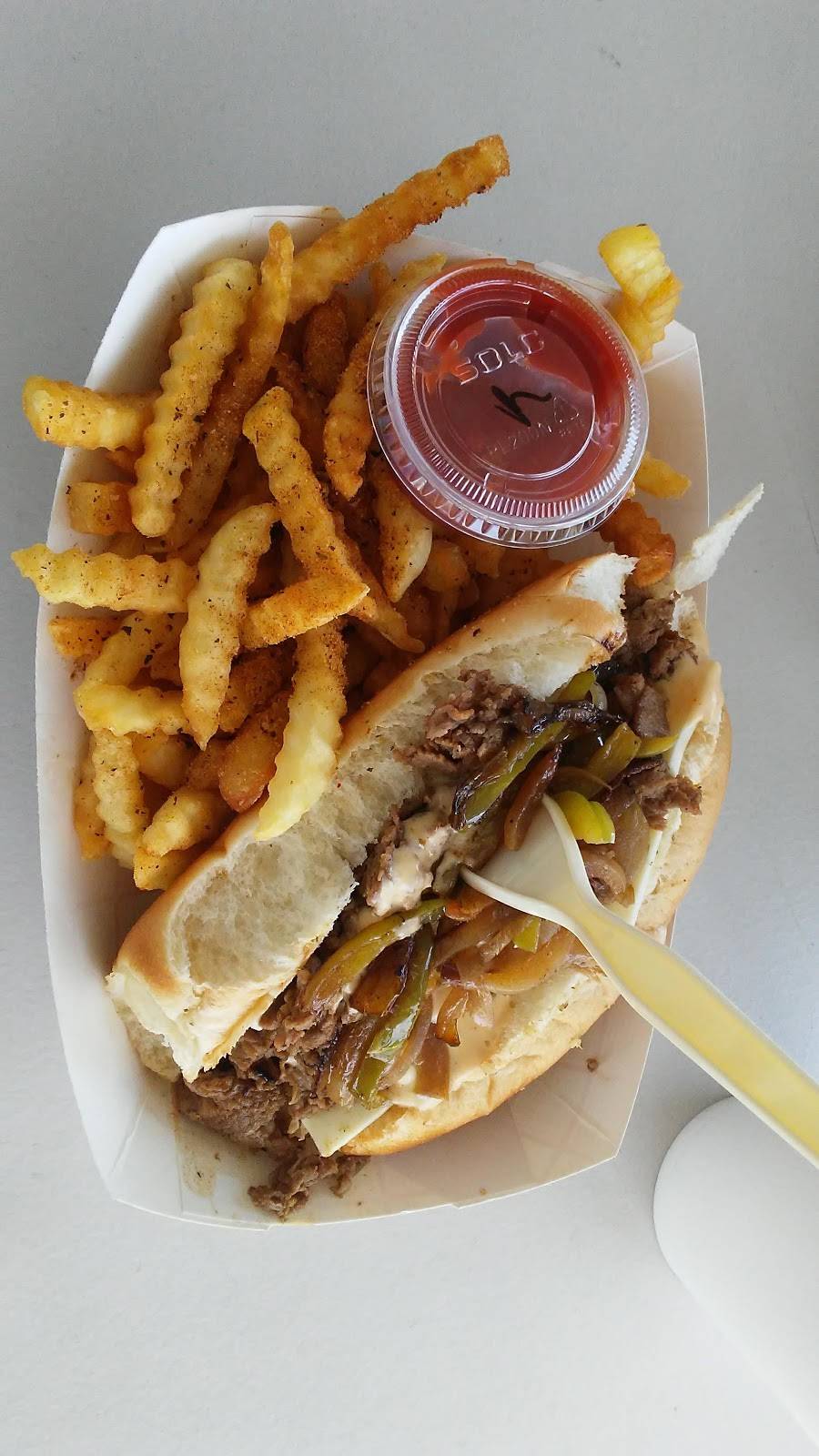 Whirl A Whip | restaurant | 309 S 3rd St, Girard, IL 62640, USA | 2176279447 OR +1 217-627-9447