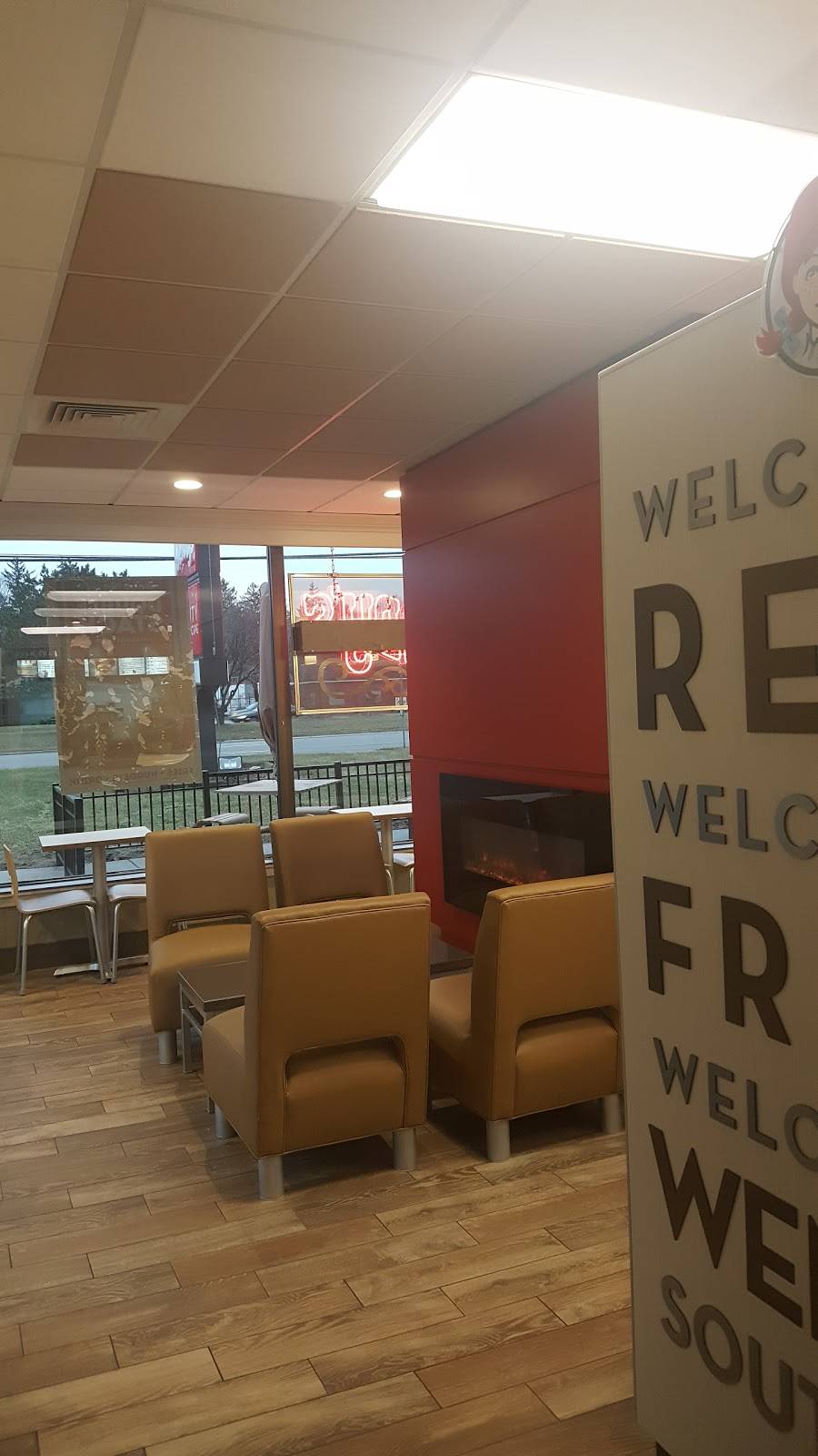 Wendys | restaurant | 22333 Telegraph Rd, Southfield, MI 48033, USA | 2483532229 OR +1 248-353-2229