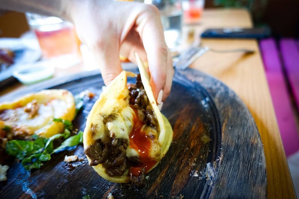 L. A. Chankla | restaurant | 5354 Wilshire Blvd, Los Angeles, CA 90036, USA | 3239368337 OR +1 323-936-8337