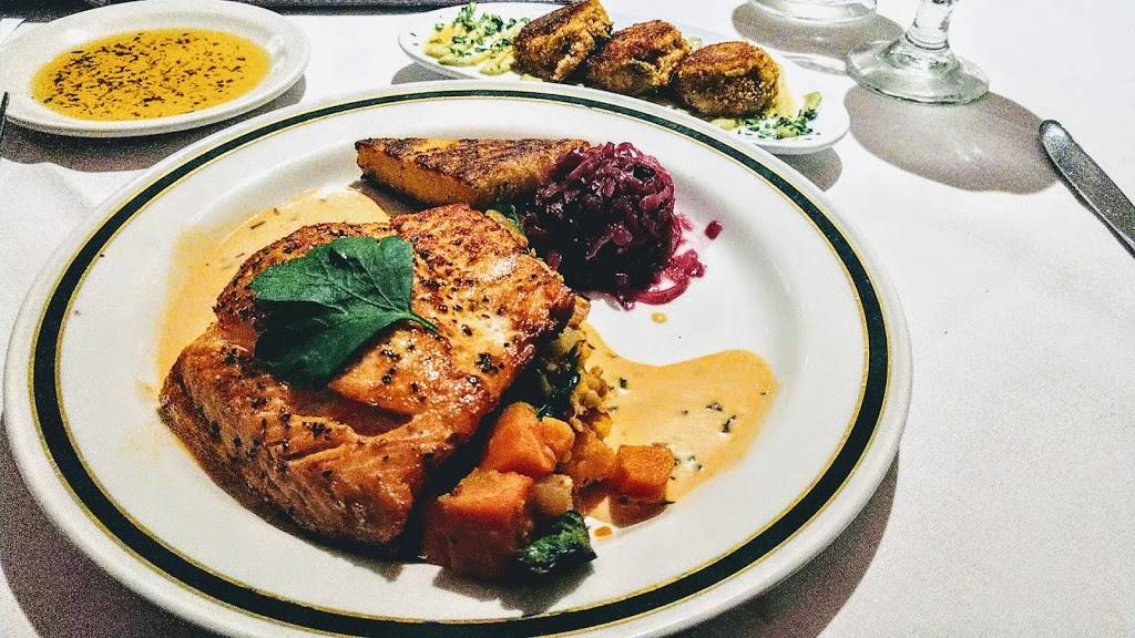 The Classic Cafe at Roanoke | restaurant | 504 N Oak St, Roanoke, TX 76262, USA | 8174308185 OR +1 817-430-8185