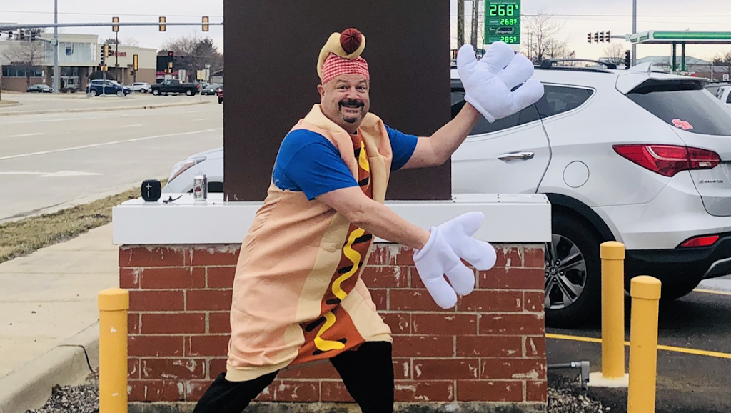 Salernos Red Hots | restaurant | 197 E Veterans Pkwy, Yorkville, IL 60560, USA | 6303838983 OR +1 630-383-8983