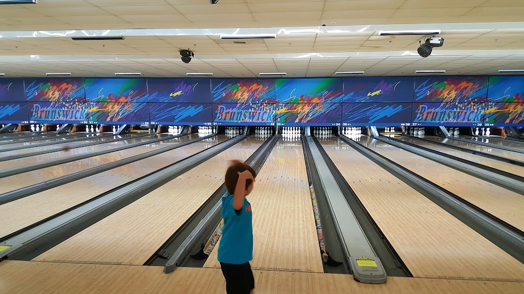 Bowlero Apopka | restaurant | 2160 E Semoran Blvd, Apopka, FL 32703, USA | 4078809090 OR +1 407-880-9090