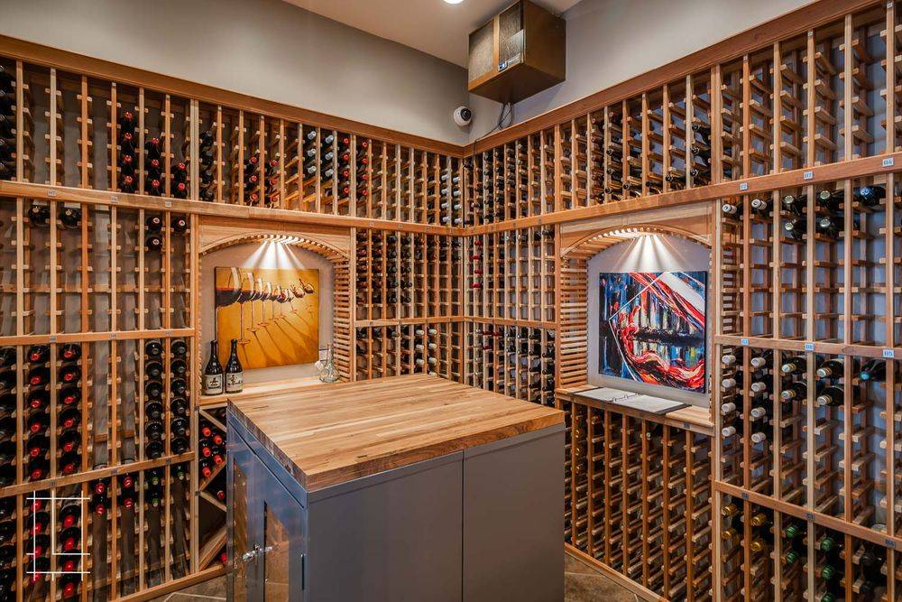 DeVine Tastings Wine Bar & Dining on High St. | restaurant | 958 N High St, Columbus, OH 43201, USA | 6147252030 OR +1 614-725-2030