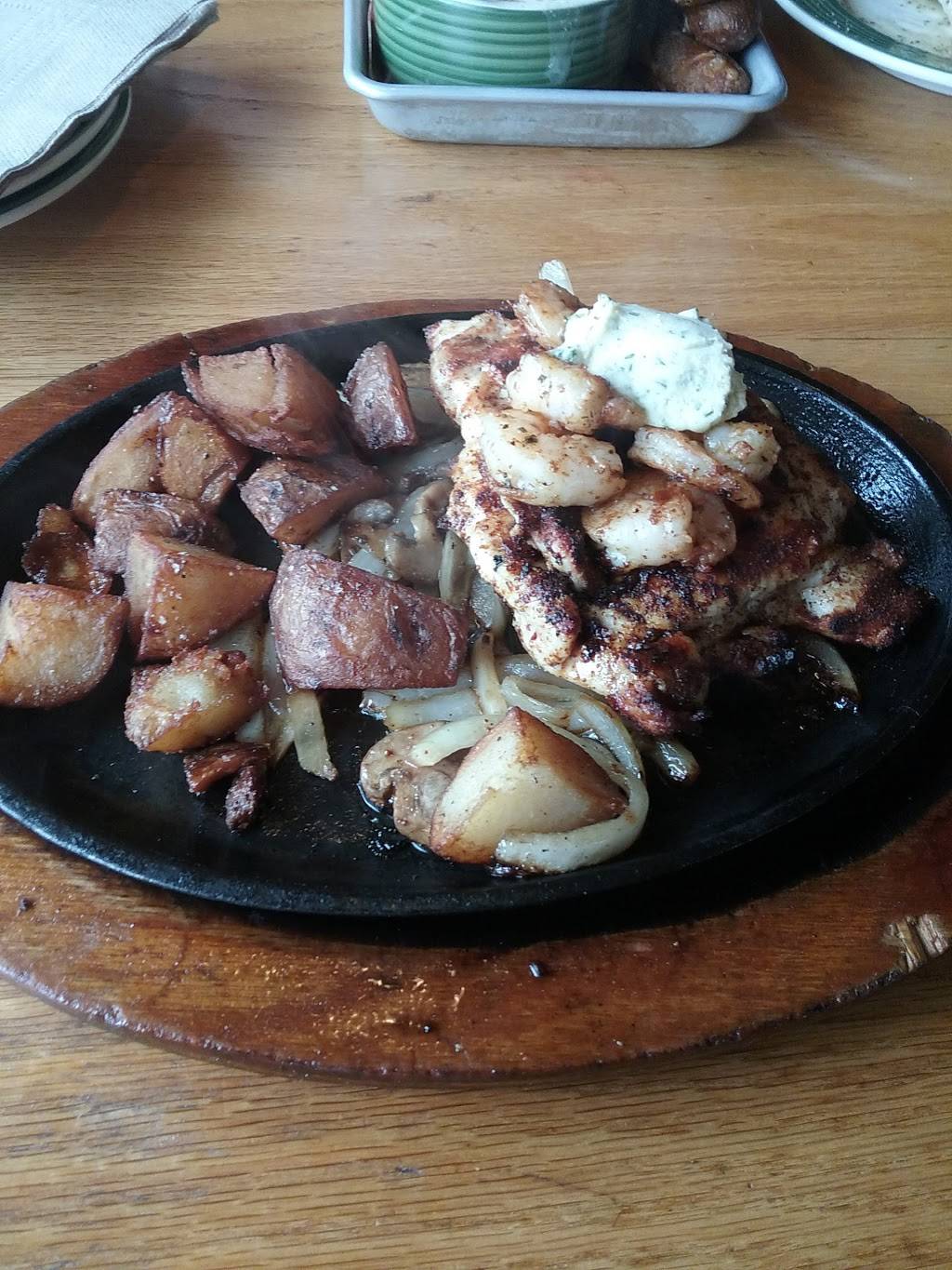 Applebees Grill + Bar | restaurant | W180N9469 Premier Ln, Menomonee Falls, WI 53051, USA | 2622500896 OR +1 262-250-0896