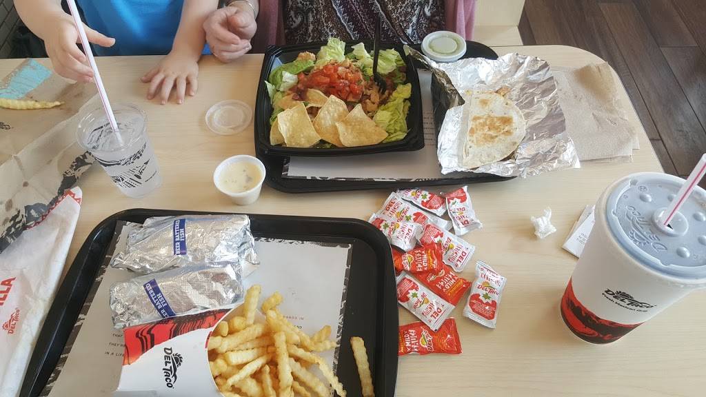 Del Taco | restaurant | 145 Harbison Blvd, Columbia, SC 29212, USA | 8038517472 OR +1 803-851-7472