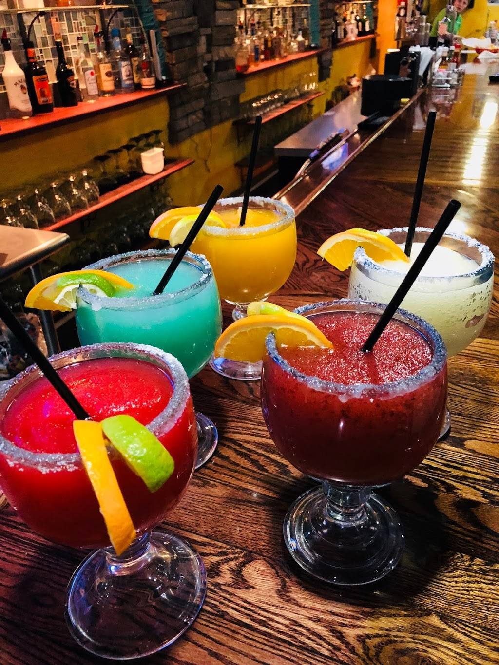 Compadres | restaurant | 10333 Northfield Rd, Northfield, OH 44067, USA | 3304670567 OR +1 330-467-0567