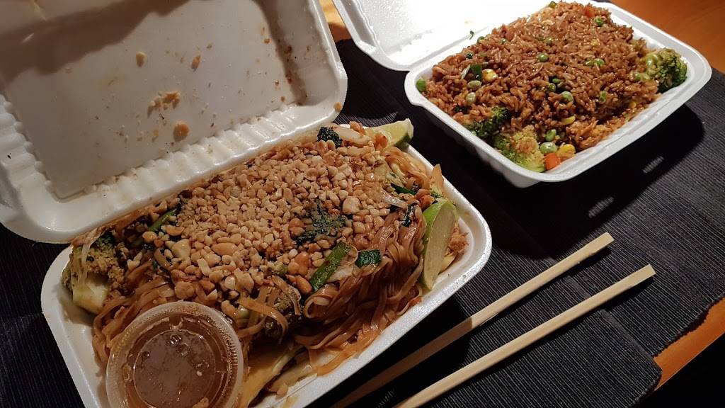 Phat Hong | restaurant | 360 Boulevard Arthur-Sauvé, Saint-Eustache, QC J7R 2J3, Canada | 4505986648 OR +1 450-598-6648