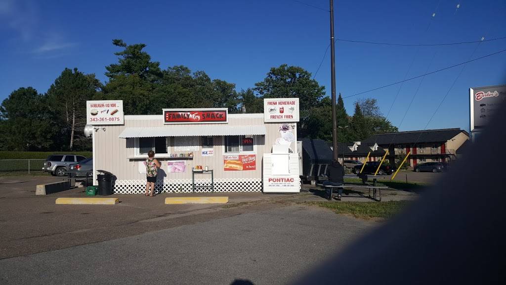 Family Fry Shack | restaurant | Stewart St, Renfrew, ON K7V 1Y4, Canada | 3433610875 OR +1 343-361-0875