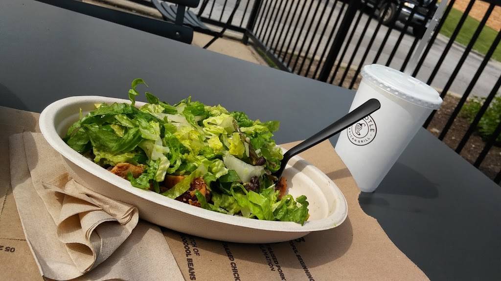 Chipotle Mexican Grill | restaurant | 1936 N Illinois 83, Round Lake Beach, IL 60073, USA | 8475434266 OR +1 847-543-4266