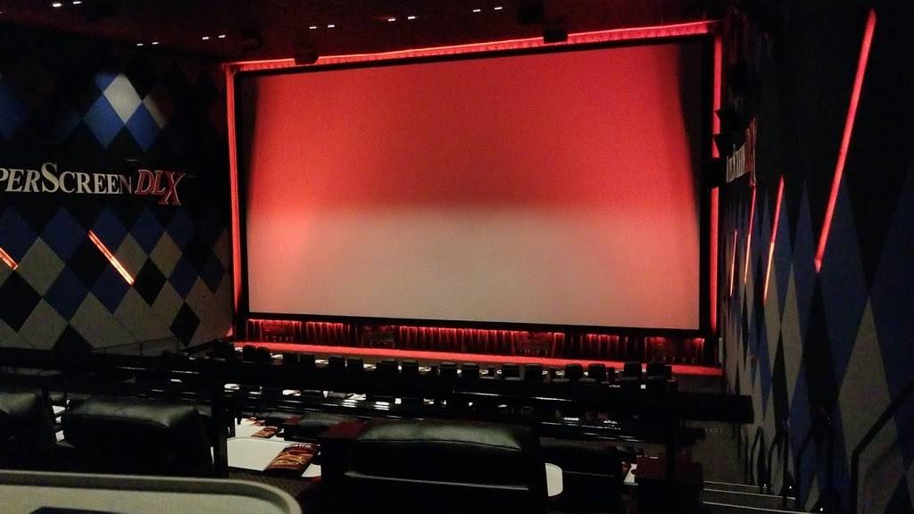 BistroPlex In-Theatre Dining Cinema | restaurant | 5210 S 76th St, Greendale, WI 53129, USA | 4144482972 OR +1 414-448-2972