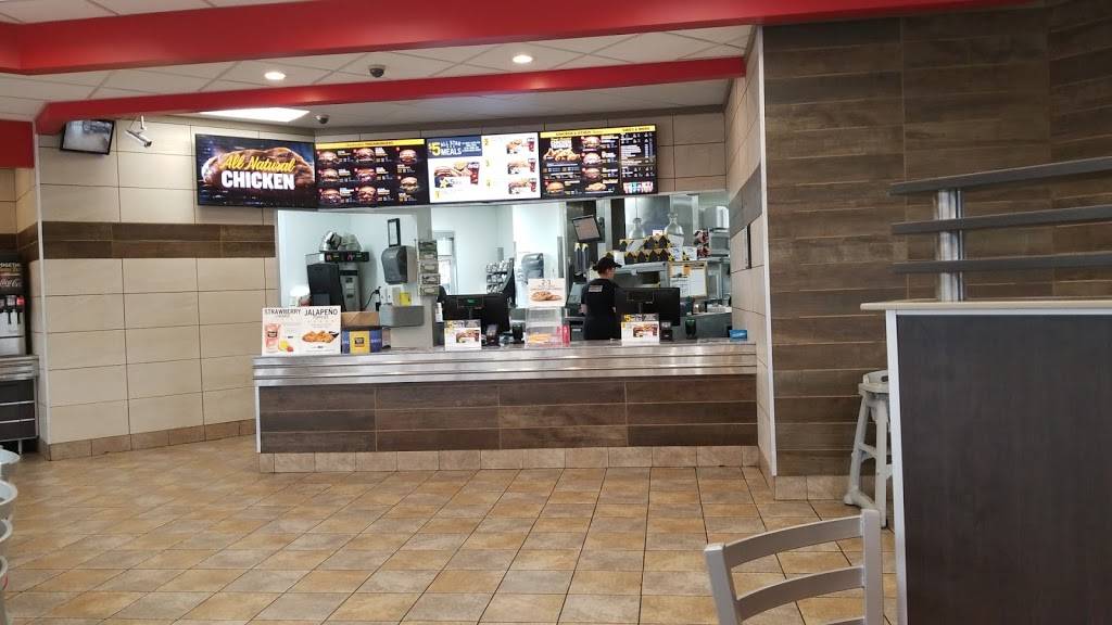Hardees | restaurant | 3505 29th Ave SW, Cedar Rapids, IA 52404, USA | 3193964498 OR +1 319-396-4498