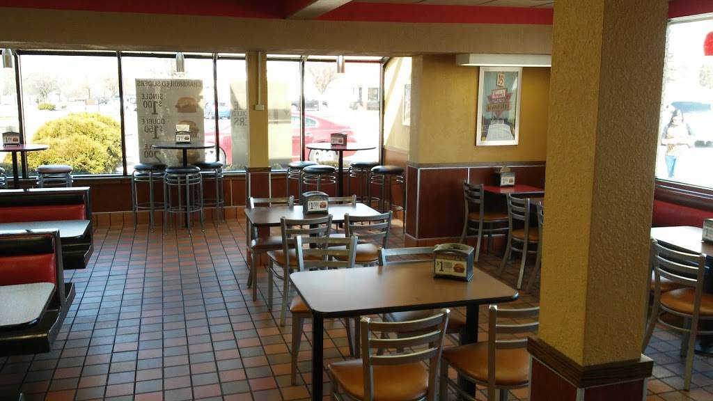 Hardees | restaurant | 3360 Lake City Hwy, Warsaw, IN 46580, USA | 5742673985 OR +1 574-267-3985