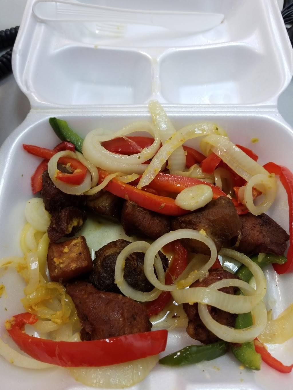 La Esquina Caribena | restaurant | 13290 NW 43rd Ave, Opa-locka, FL 33054, USA | 3056881606 OR +1 305-688-1606