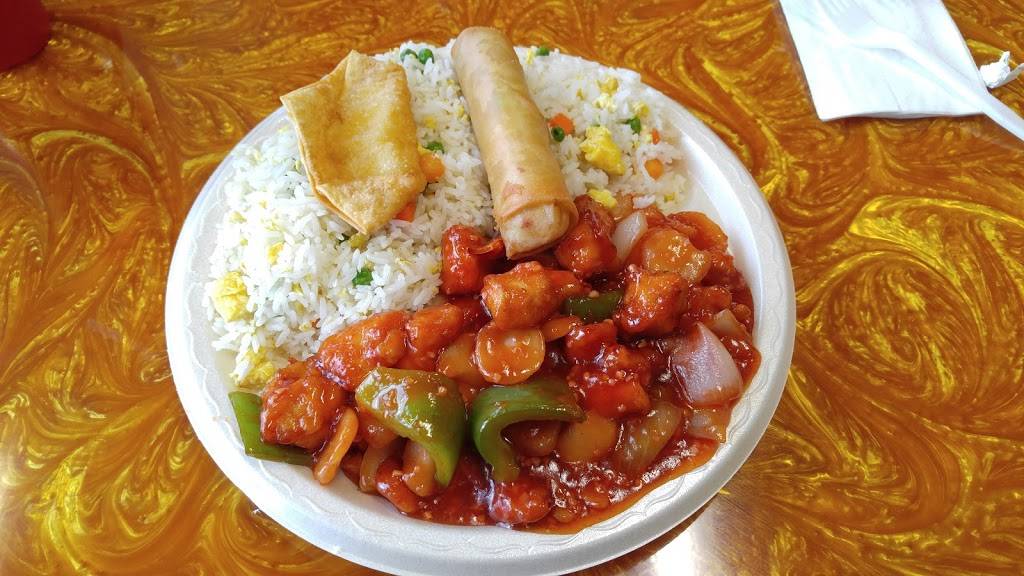 Eggroll House | restaurant | 5504 Blairs Forest Way NE, Cedar Rapids, IA 52402, USA | 3193932277 OR +1 319-393-2277