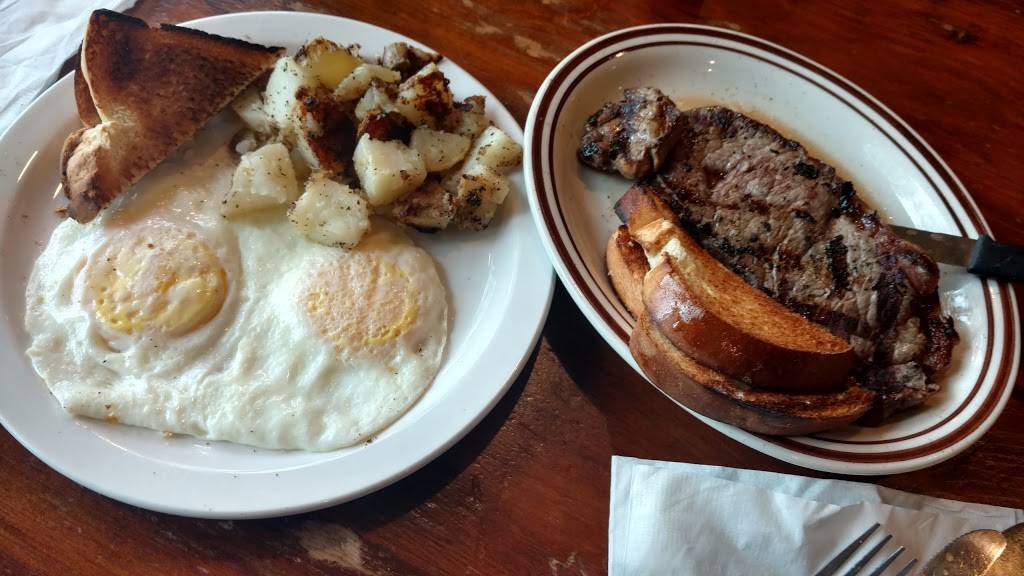 Daves Diner | restaurant | 35 Albany St, Cazenovia, NY 13035, USA | 3158154300 OR +1 315-815-4300