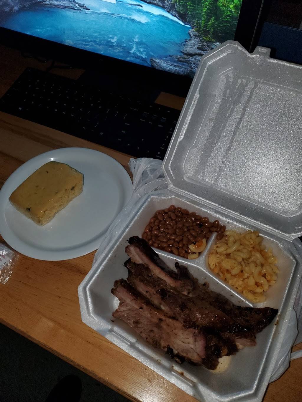 517 BBQ | restaurant | 427 E Oakland Ave, Lansing, MI 48906, USA | 5173089762 OR +1 517-308-9762