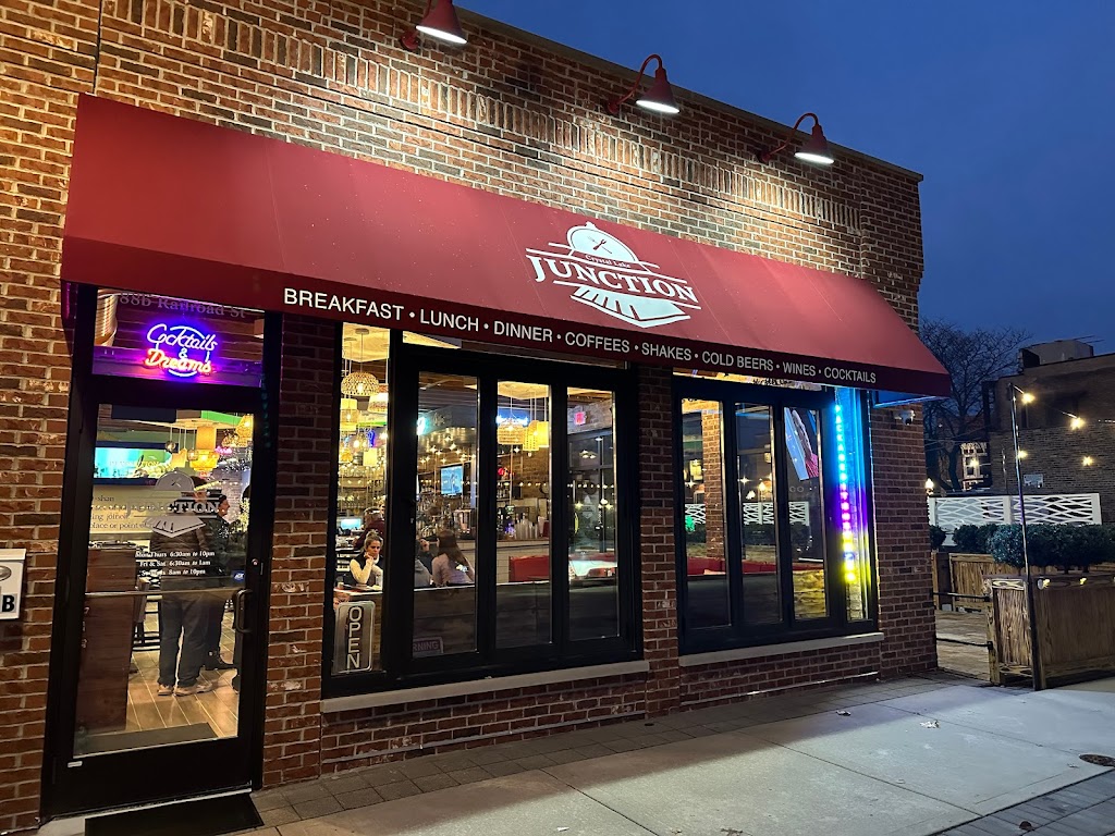 Crystal Lake Junction | restaurant | 88b Railroad St, Crystal Lake, IL 60014, USA | 7799947925 OR +1 779-994-7925