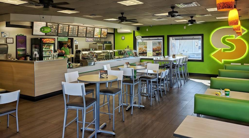 Subway | restaurant | 700 N Lake Park Blvd, Carolina Beach, NC 28428, USA | 9104583809 OR +1 910-458-3809