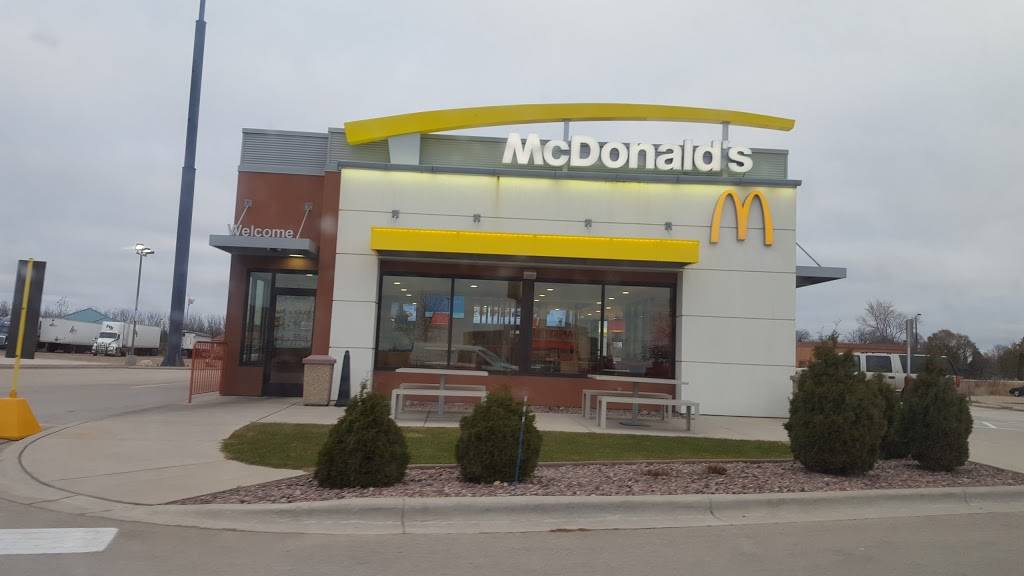 McDonalds | cafe | 610 Depere Rd, Denmark, WI 54208, USA | 9208633922 OR +1 920-863-3922