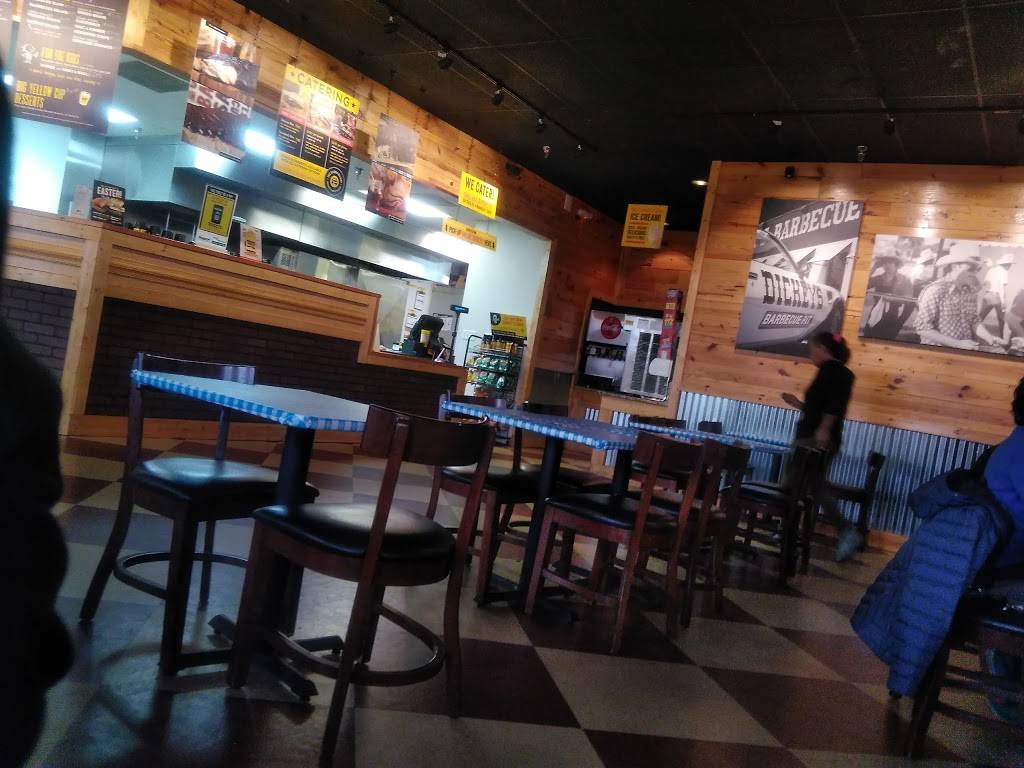 Dickeys Barbecue Pit | restaurant | 14260 H, Centreville Square, Centreville, VA 20121, USA | 5712814846 OR +1 571-281-4846