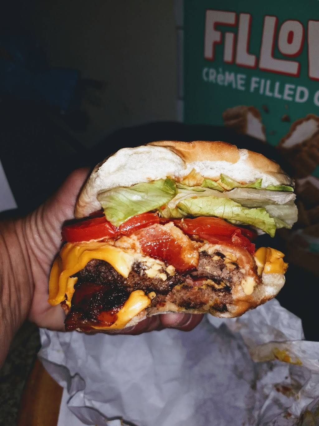 Maxines Drive In | restaurant | 1208 Sacramento Ave, Broderick, CA 95605, USA | 9169429979 OR +1 916-942-9979